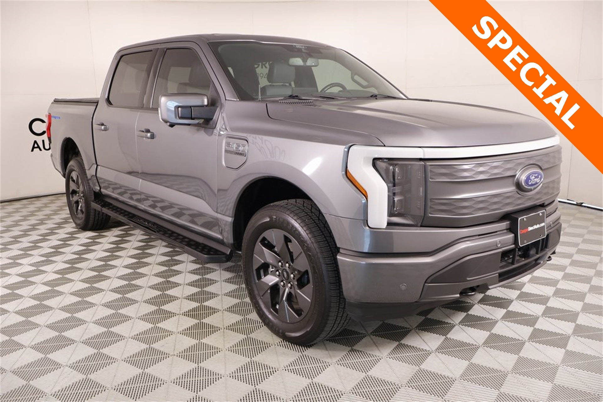 2022 Ford F-150 Lightning Lariat AWD