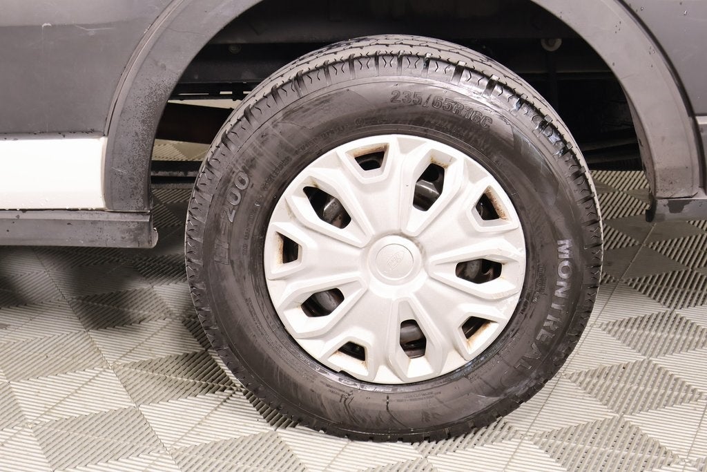 2023 Ford Transit Passenger Wagon XLT