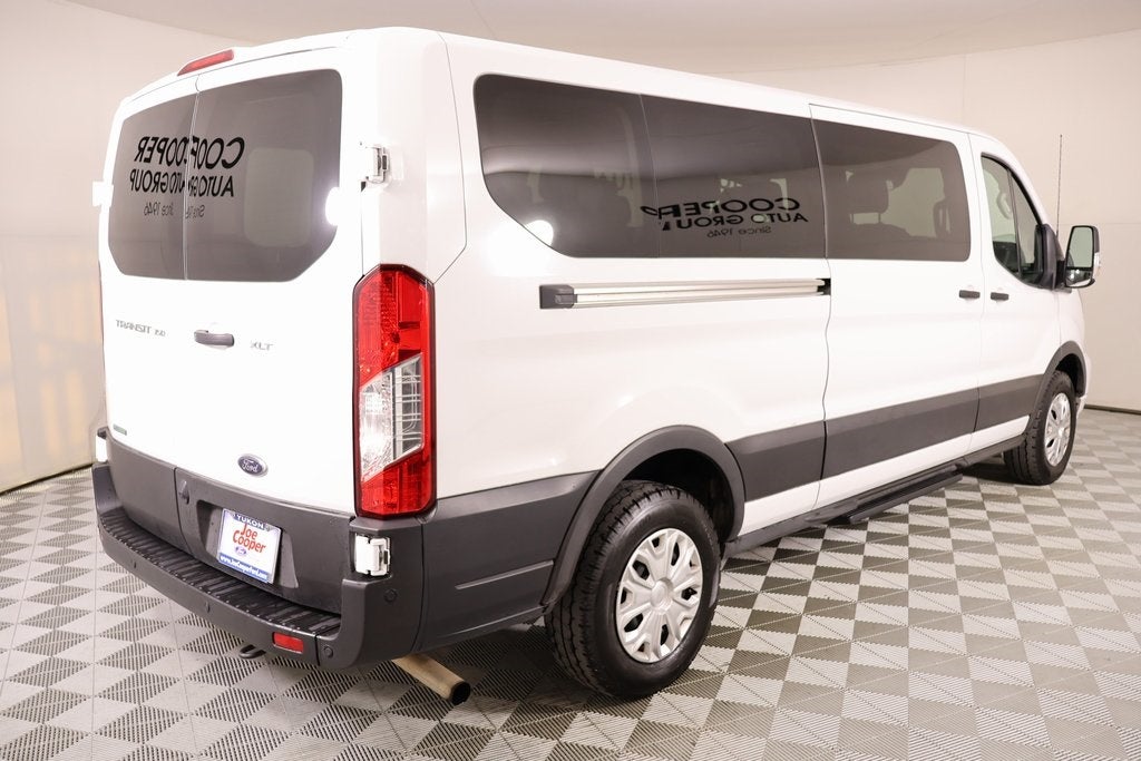 2023 Ford Transit Passenger Wagon XLT