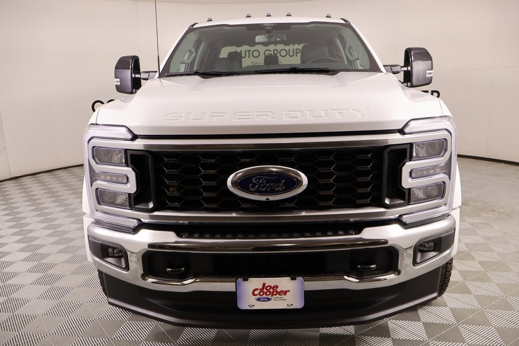 2026 Ford Super Duty F-450 DRW Lariat DRW