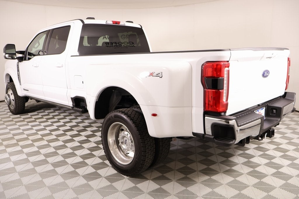 2026 Ford Super Duty F-450 DRW Lariat DRW