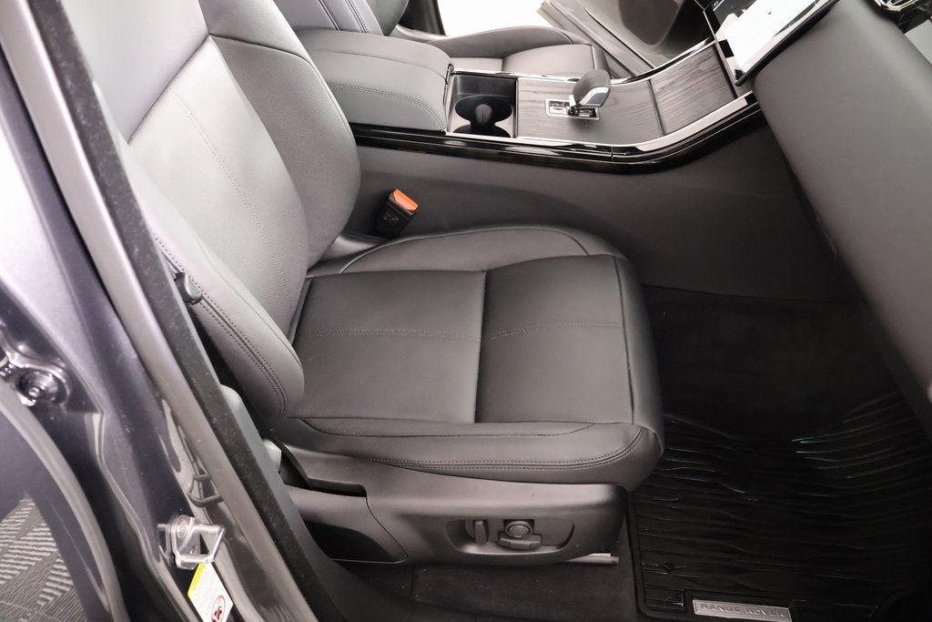 2026 Land Rover Range Rover Velar Dynamic SE