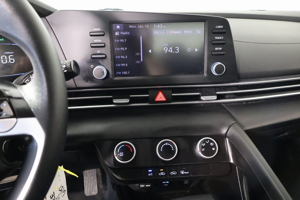 2024 Hyundai Elantra SE