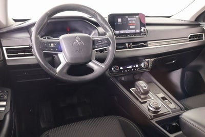 2023 Mitsubishi Outlander ES