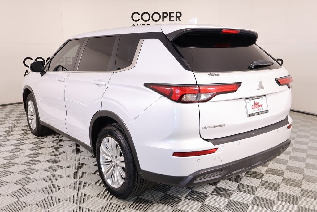 2023 Mitsubishi Outlander ES