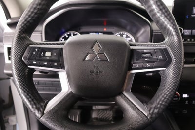 2023 Mitsubishi Outlander ES