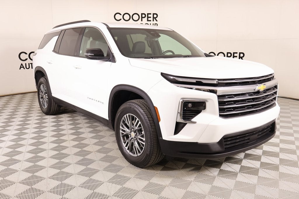2025 Chevrolet Traverse LT