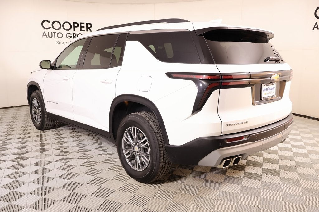 2025 Chevrolet Traverse LT